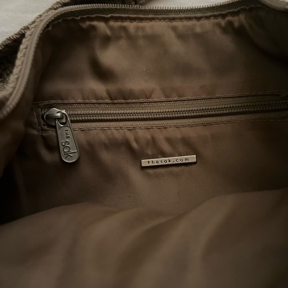 SOLD! THE SAK CLASSIC BROWN KNIT BAG - Picture 6 of 6